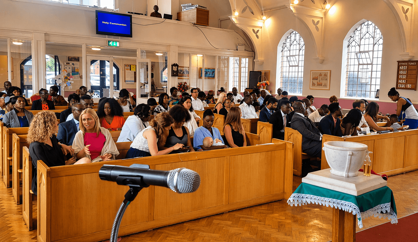The congregation of Ealing Road Methodist Church